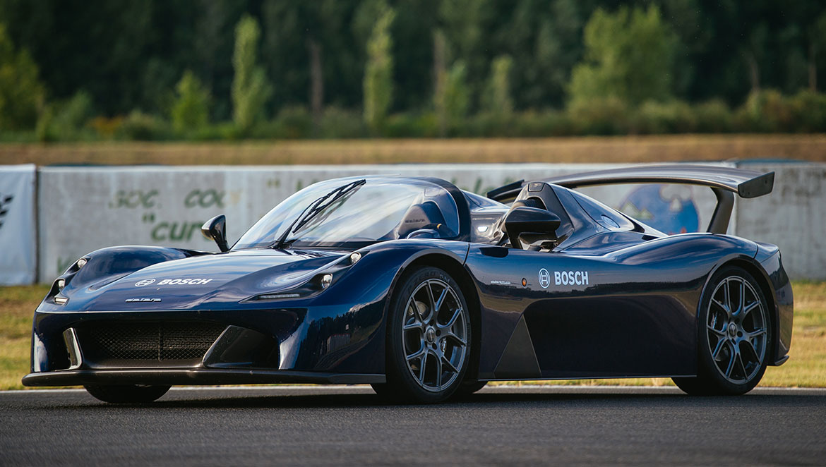 Side view of the Dallara Stradale – this sports car features Bosch technology.